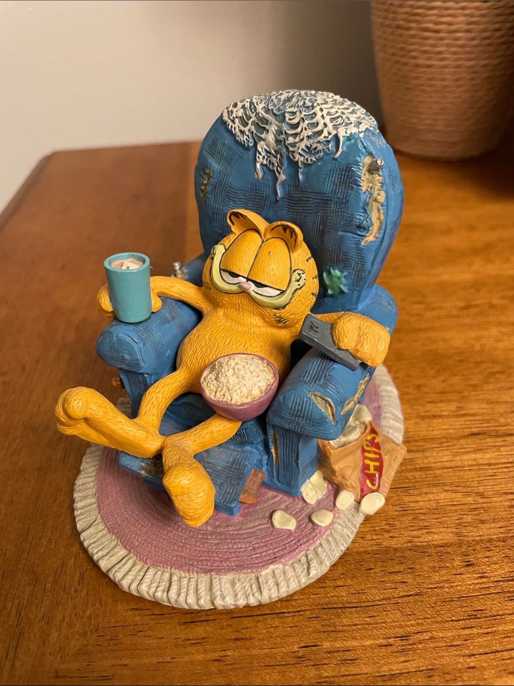 📍Vintage GARFIELD Sittin’ Pretty Figurine by Jim Davis Collectibles Resin Decor